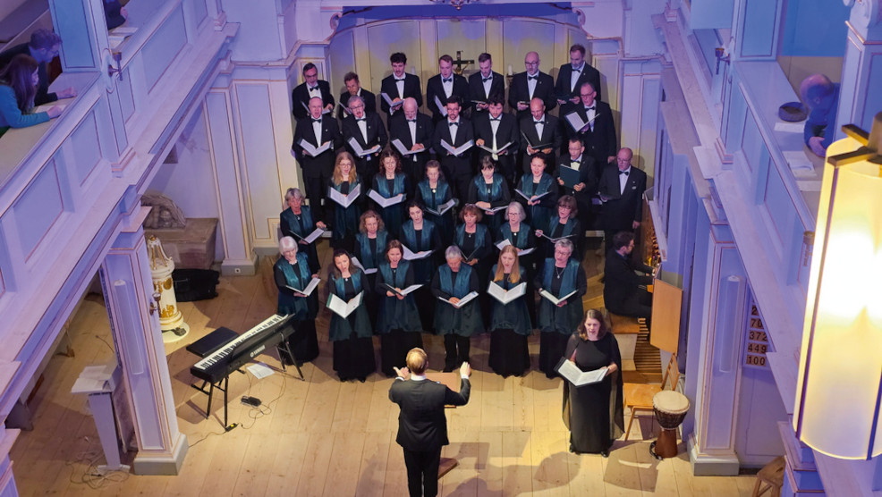 Foto: Leipziger Synagogalchor mit Sopranistin Anja Pöche beim Nachtkonzert in der Jakobskirche (Ina Mecke)