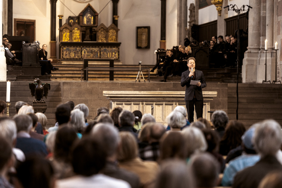 Foto: Moderator Martin Zingsheim (Ralf Bauer, Köln)