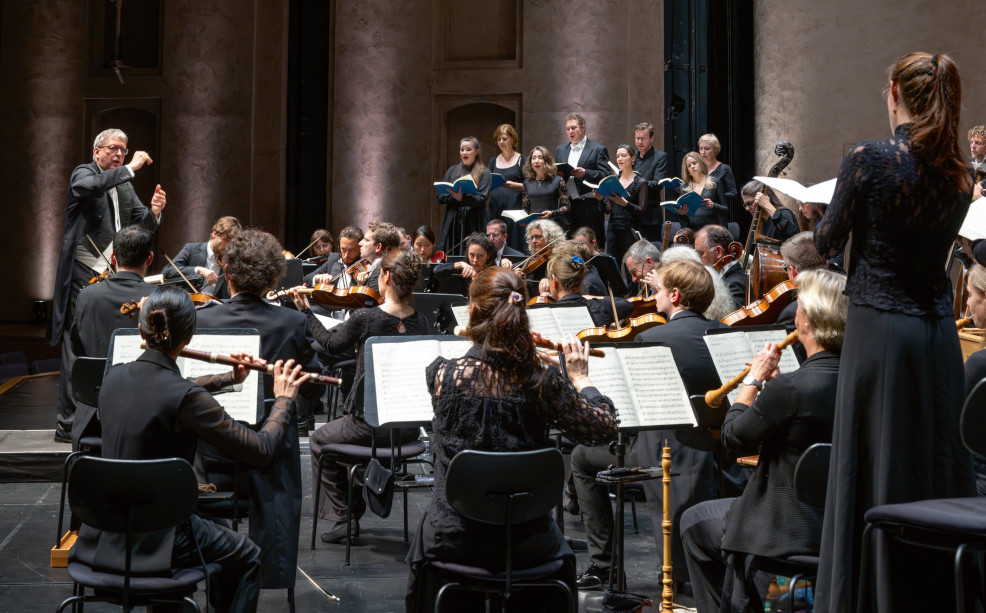 Foto: Hans-Christoph Rademann und die Gaechinger Cantorey (Holger Schneider)