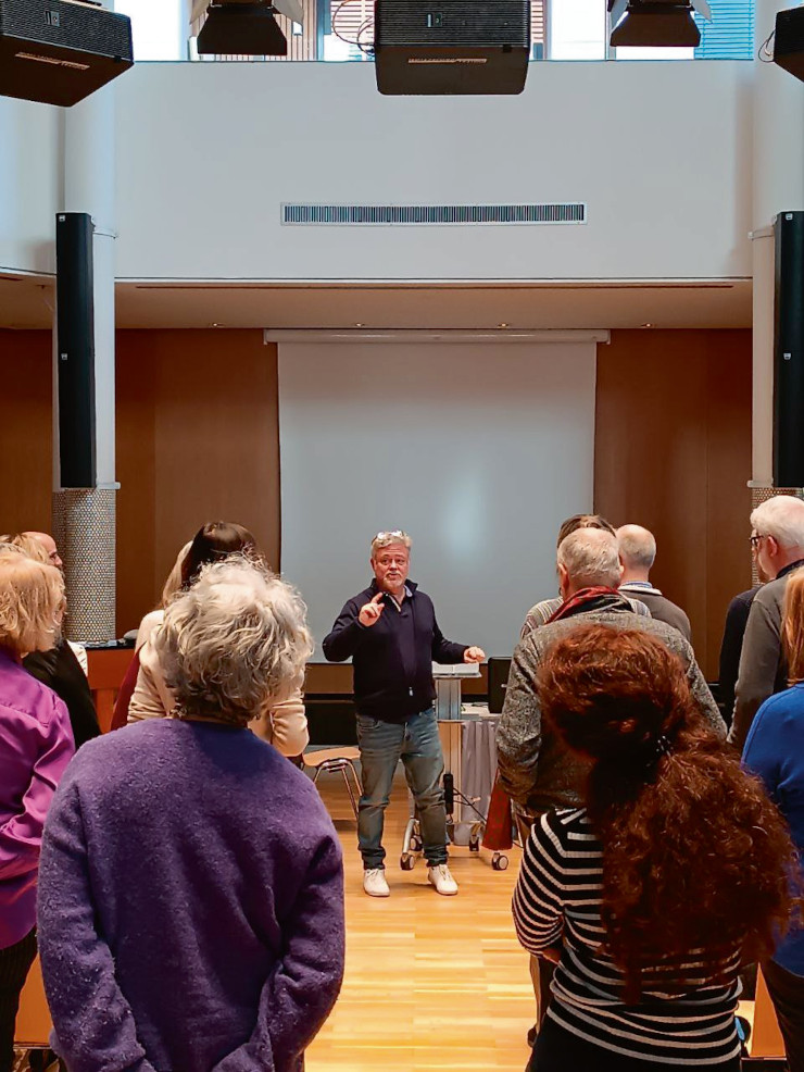 Foto: Warm-up und Einsingen mit Martin Palmeri (Carolina Ihlenfeld)