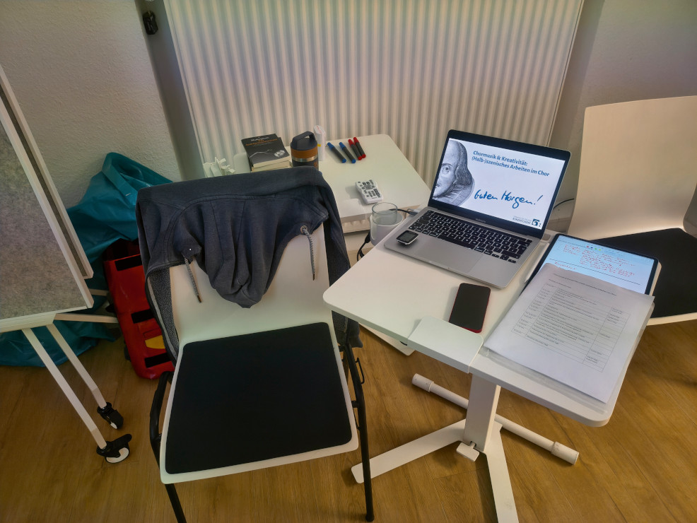 Foto: Dozenten-Material für den Workshop zum (Halb-)szenischen Arbeiten (Ralf Schöne)