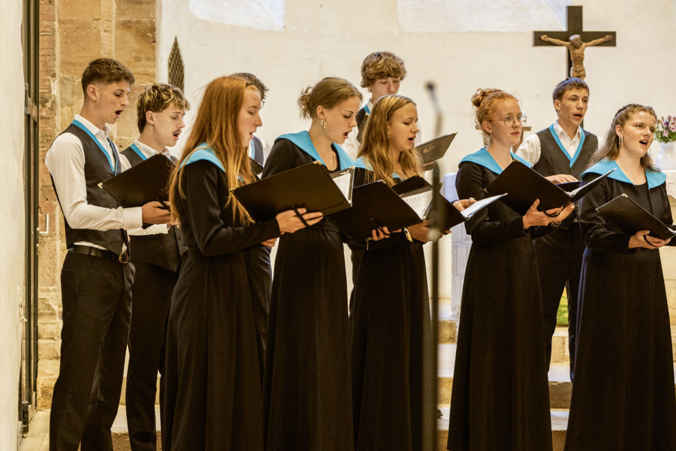 Foto: Jugend- und der Mädchenchor der schola cantorum weimar (Monika Lawrence)