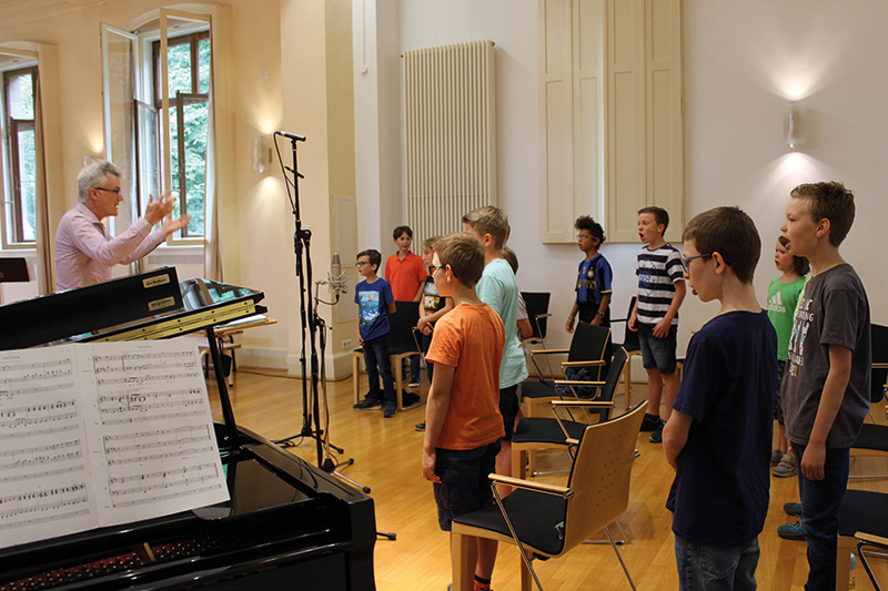 Foto: Aurelius Sängerknaben Calw bei CD-Aufnahme (Antje Häusser) Thumbnail image