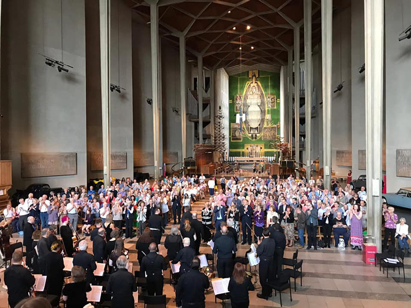 Foto: Beifall am Ende des Konzerts in Coventry (Neuer Chor Dresden)