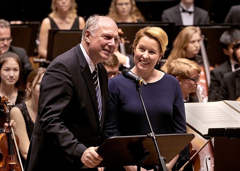 Foto: Prof. Martin Maria Krüger, Bundesministerin Dr. Franziska Giffey (Jens Gerber)