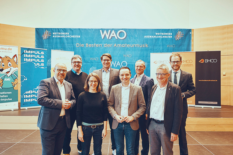 Foto: Vizepräsident Heiko Schulze, die Präsidiumsmitglieder Thomas Kronenberger, Judith Mohr, Dr. Kai Habermehl, BMCO-Präsident Benjamin Strasser MdB, Präsidiumsmitglied Helge Lorenz, Vizepräsident Matthias Balzer, Präsidiumsmitglied Dr. Joachim Werz (v.l.n.r.). (Nico Pudimat)