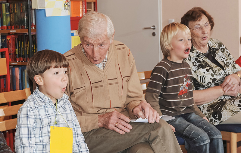Kinder mit Singpaten im Programm Canto elementar, Evangelische Thomas-Kita, Herten (Foto: Jörg Andrees Grenter) Thumbnail image