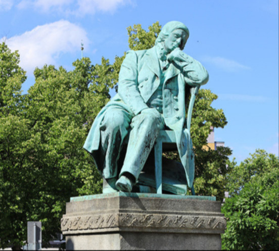 Foto: Robert-Schumann-Denkmal in Zwickau (Kora27, Wikimedia Commons, https://creativecommons.org/licenses/by-sa/4.0/deed.en)