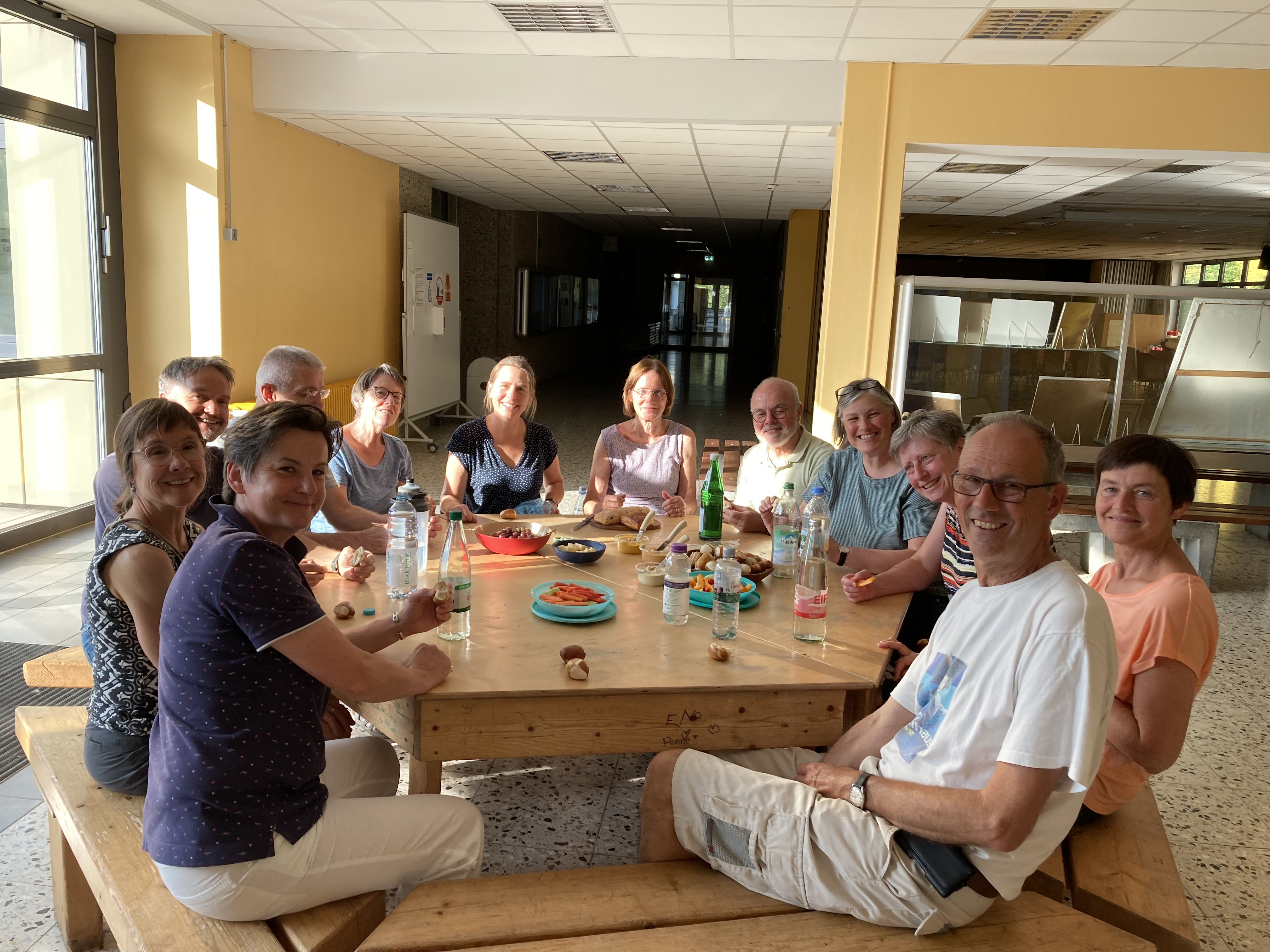 Gemütliches "Nachsitzen" nach der Chorprobe einmal im Monat